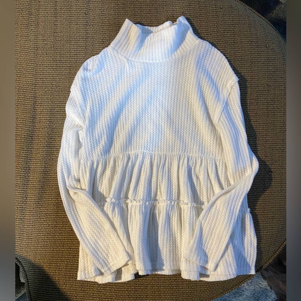 Worn once Altar’d state turtleneck. Soft material and cotton
